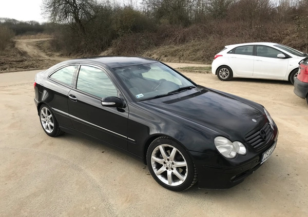 Mercedes-Benz Klasa C cena 13900 przebieg: 218134, rok produkcji 2005 z Szczecin małe 232